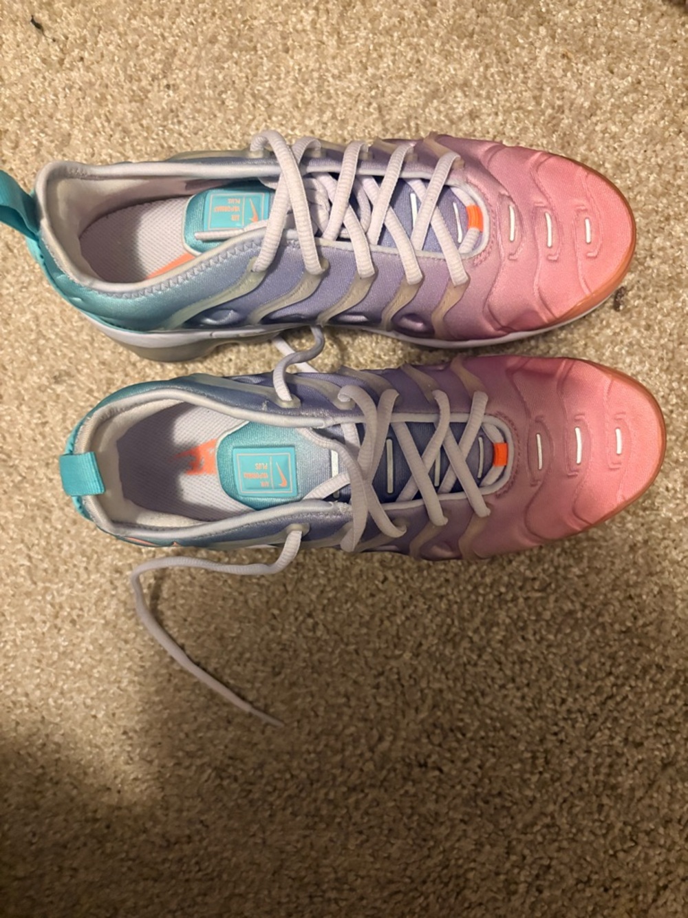 Nike women Air VaporMax Gradient Pink to Purple Athletic Sneakers